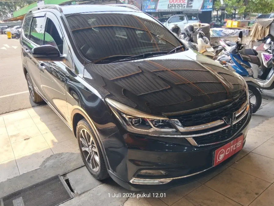 Foto Mobil Bekas Kanan Depan Wuling Cortez 1.5 L T Lux tahun 2021